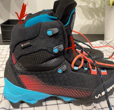 Image 2 from Emma of La Sportiva - Women's Aequilibrium ST GTX - Mountaineering boots