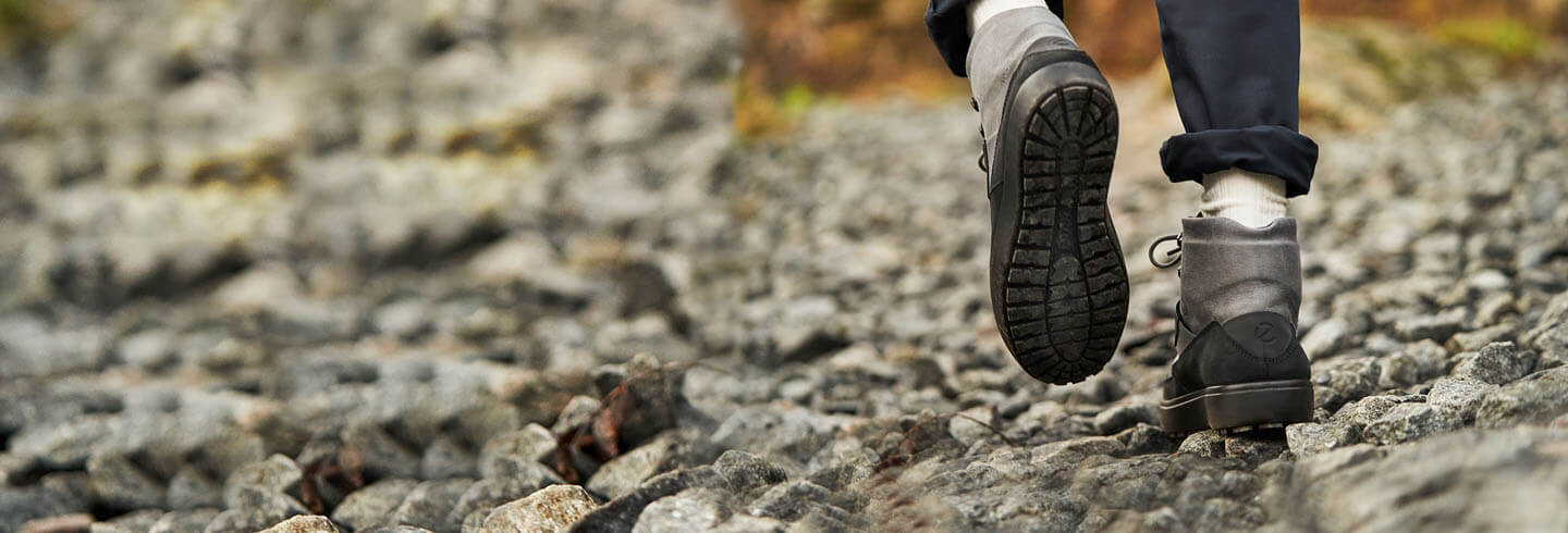 ecco trekking shoes